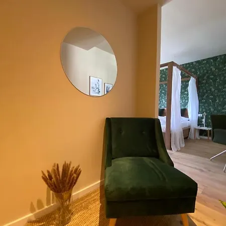 Apartamento Himmelbett-studio über Düsseldorf, Neu