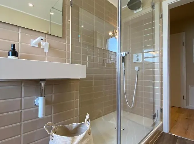 Apartamento Himmelbett-studio über Düsseldorf, Neu *