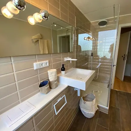 Himmelbett-studio Ueber Duesseldorf, Neu Apartmán Düsseldorf