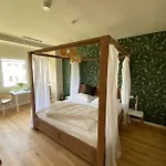 Apartamento Himmelbett-studio Ueber Duesseldorf, Neu *