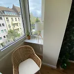 Apartamento Himmelbett-studio Ueber Duesseldorf, Neu Düsseldorf