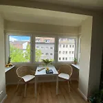 Himmelbett-studio Ueber Duesseldorf, Neu
