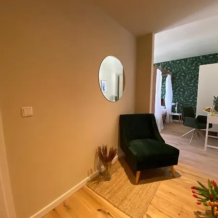 Appartamento Himmelbett-studio Ueber Duesseldorf, Neu Düsseldorf