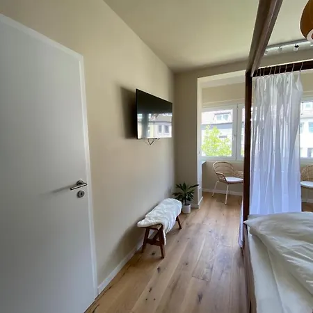 아파트 Himmelbett-studio Ueber Duesseldorf, Neu 뒤셀도르프