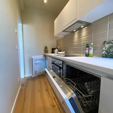 아파트 Himmelbett-studio Ueber Duesseldorf, Neu