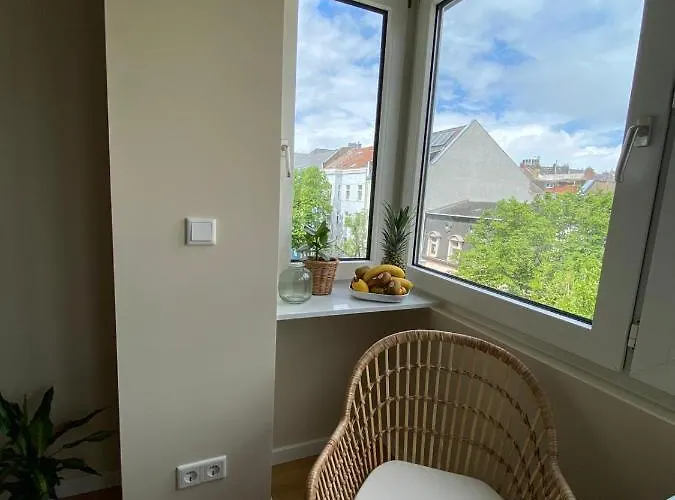 Himmelbett-studio über Düsseldorf, Neu