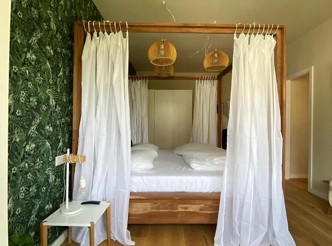 Himmelbett-studio Ueber Duesseldorf, Neu *