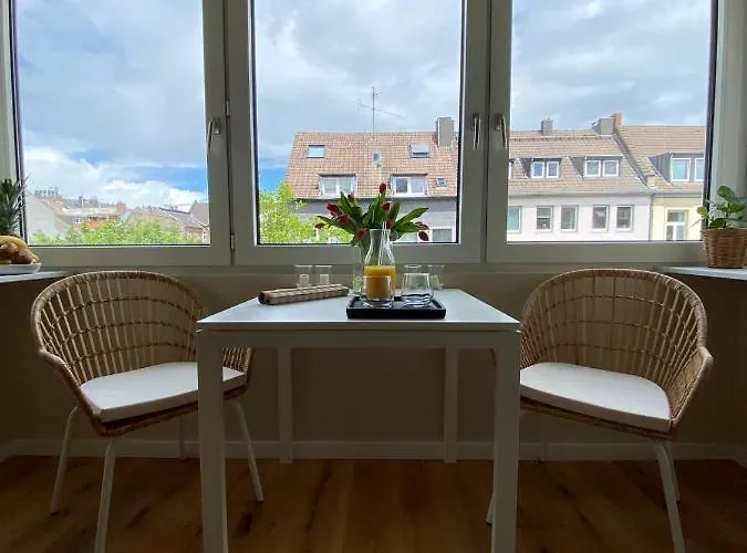 Himmelbett-studio über Düsseldorf, Neu