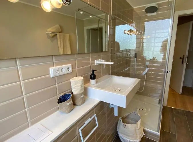 Himmelbett-studio über Düsseldorf, Neu Apartment Düsseldorf