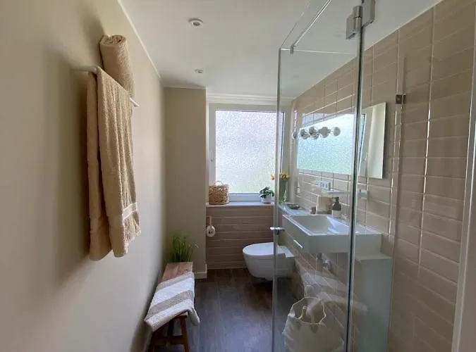 Himmelbett-studio Ueber Duesseldorf, Neu