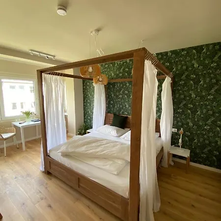 Apartment Himmelbett-studio Ueber Duesseldorf, Neu *