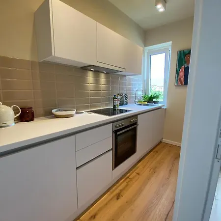 Himmelbett-studio Ueber Duesseldorf, Neu *