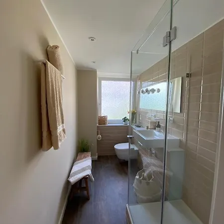 Himmelbett-studio Ueber Duesseldorf, Neu